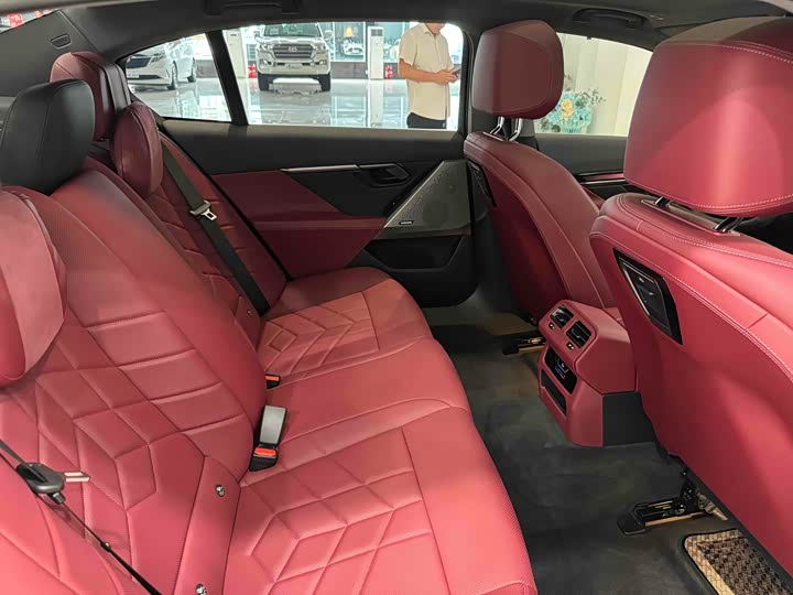 Фото 12 - BMW 5 Series