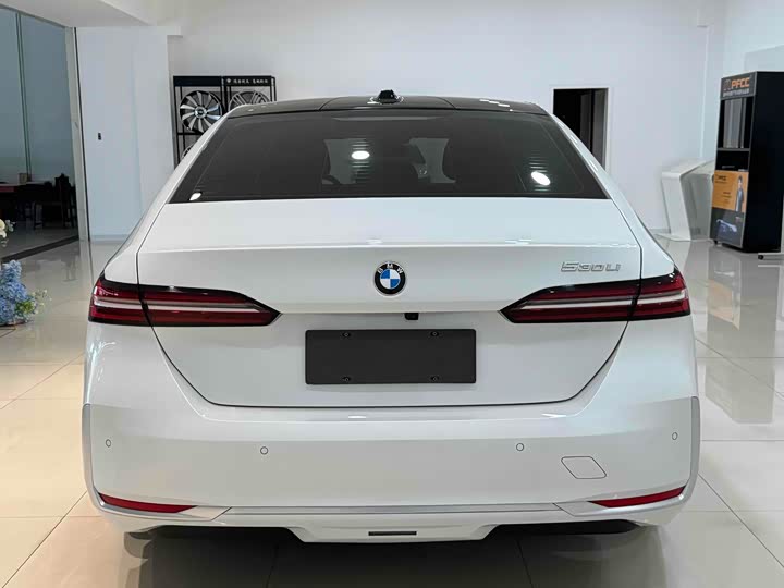 Фото 5 - BMW 5 Series