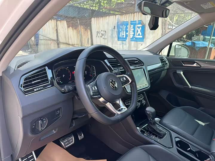 Фото 7 - Volkswagen Tiguan L Pro