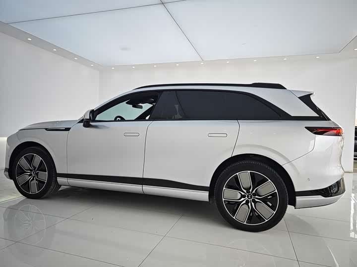 Фото 13 - XPeng G9