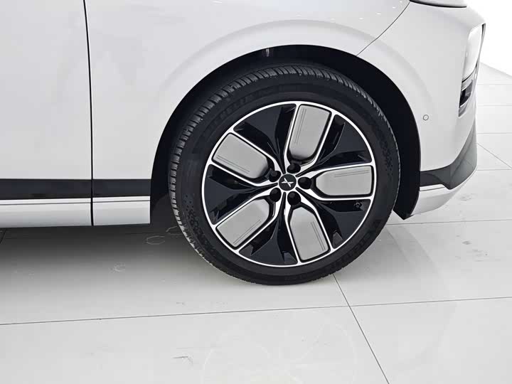 Фото 25 - XPeng G9