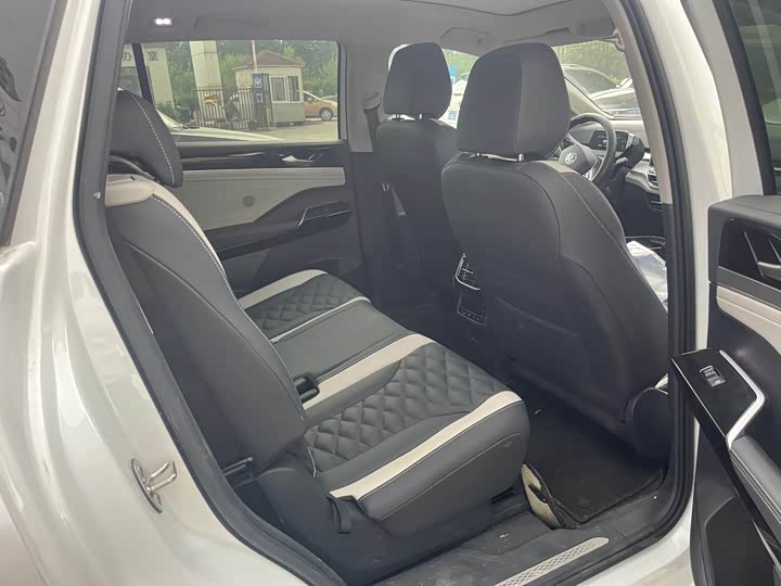 Фото 11 - Volkswagen ID.6 Crozz