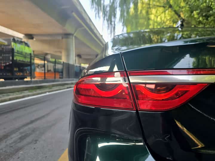 Фото 17 - Jaguar XF L