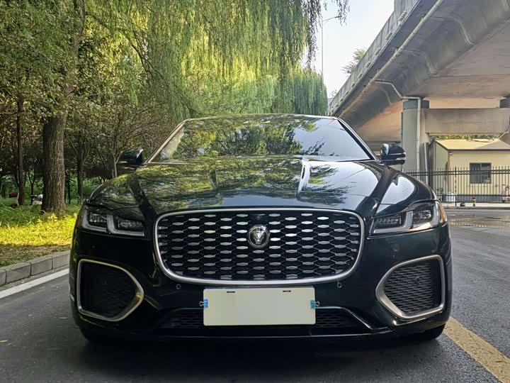 Фото 2 - Jaguar XF L