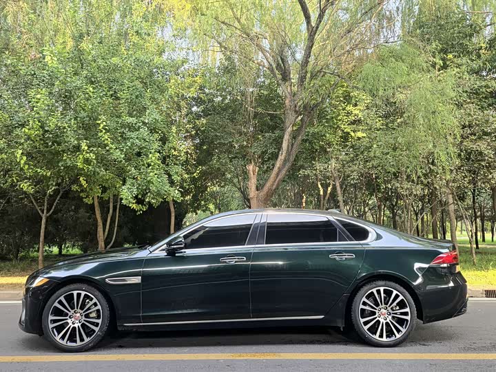 Фото 3 - Jaguar XF L