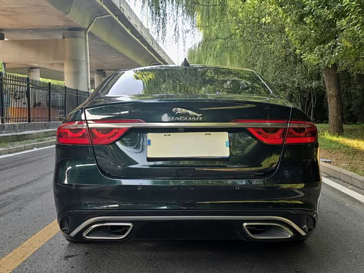 Фото 4 - Jaguar XF L