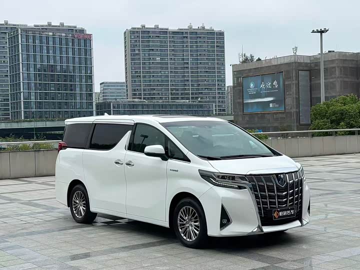 Фото 3 - Toyota Alphard
