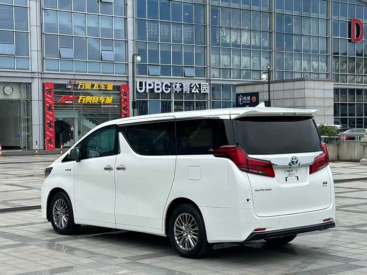 Фото 4 - Toyota Alphard