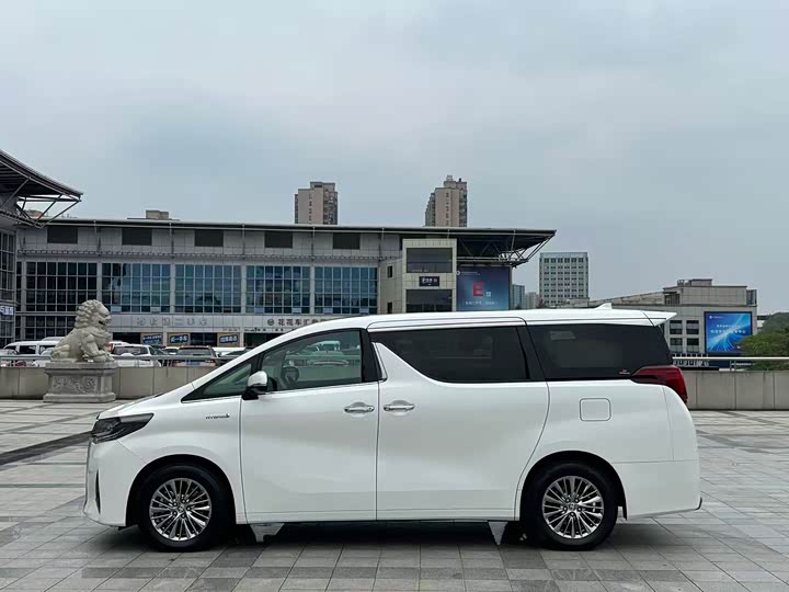Фото 5 - Toyota Alphard