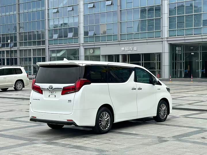 Фото 6 - Toyota Alphard
