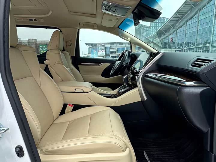 Фото 8 - Toyota Alphard