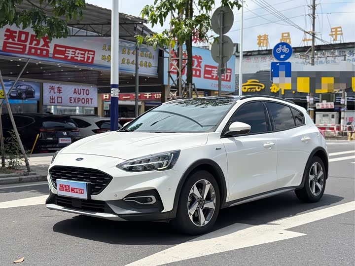 Фото 2 - Ford Focus Active