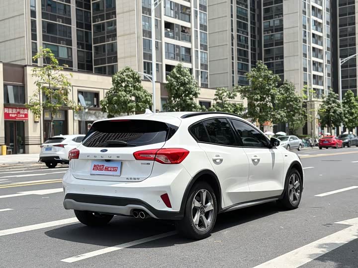 Фото 3 - Ford Focus Active