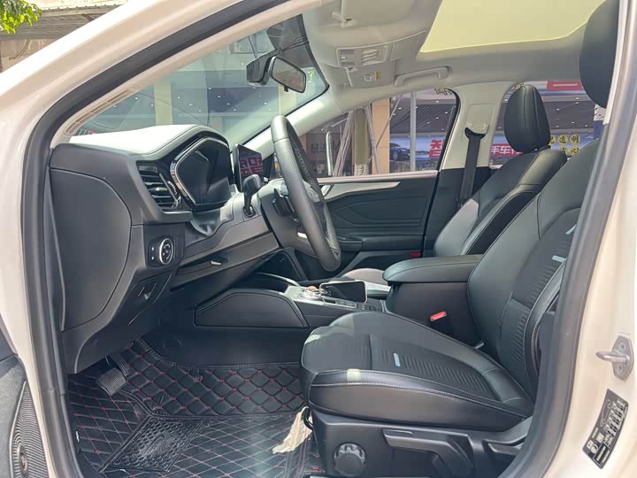 Фото 5 - Ford Focus Active