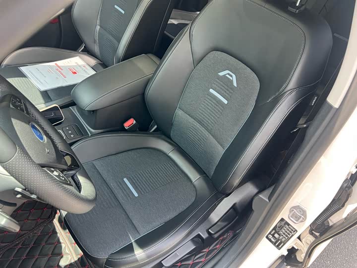 Фото 8 - Ford Focus Active