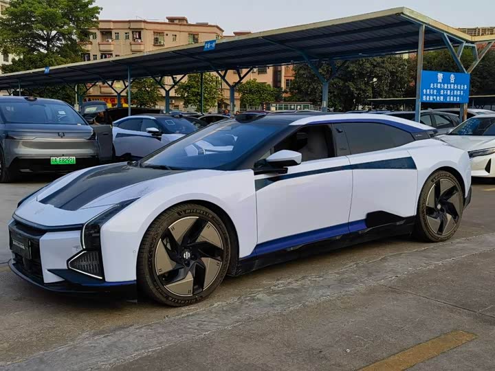 Фото 1 - HiPhi Z