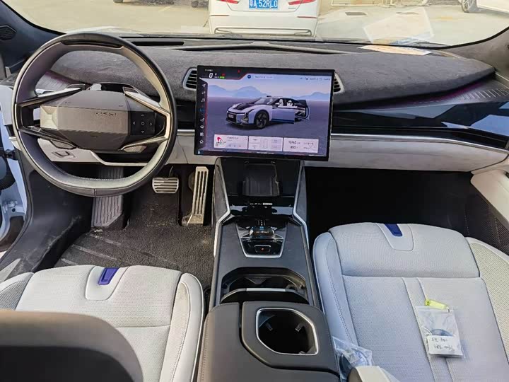 Фото 4 - HiPhi Z