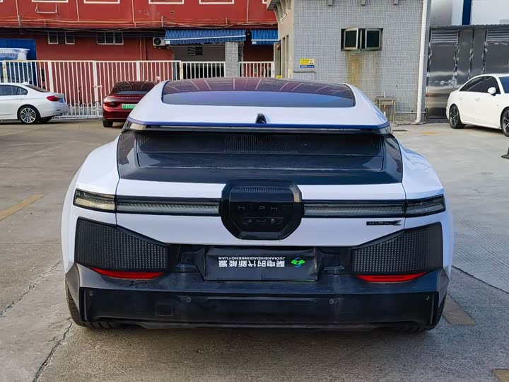 Фото 8 - HiPhi Z