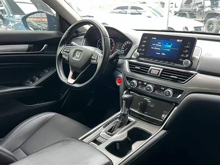 Фото 12 - Honda Accord