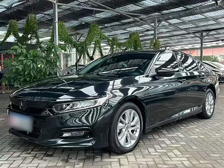 Фото 2 - Honda Accord