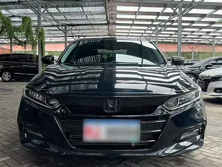 Фото 4 - Honda Accord