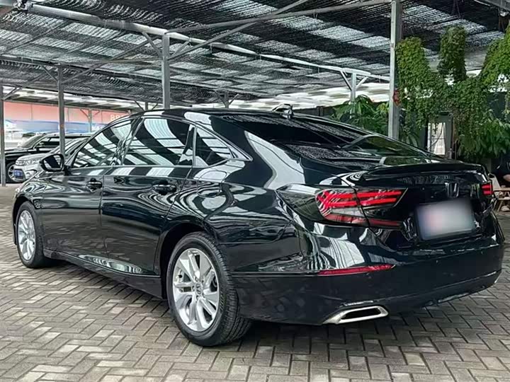 Фото 8 - Honda Accord