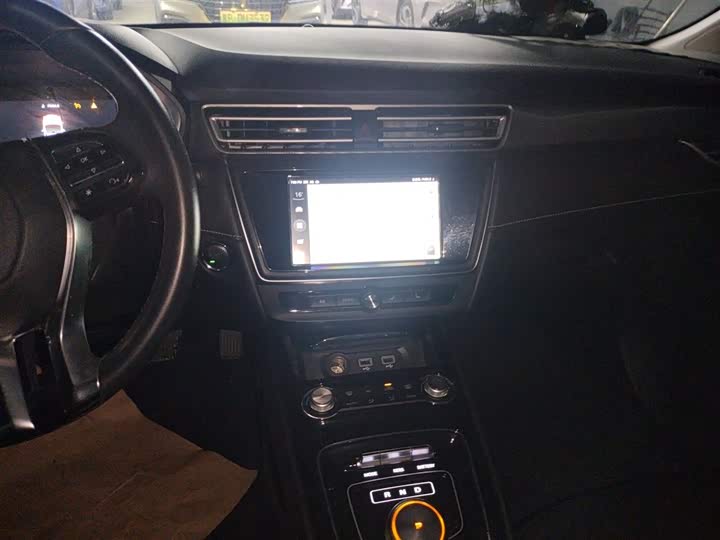 Фото 13 - Roewe Ei5