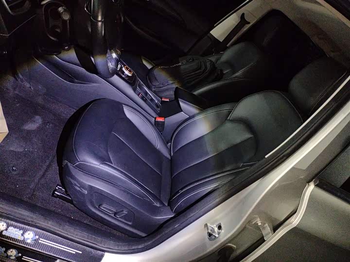 Фото 15 - Roewe Ei5