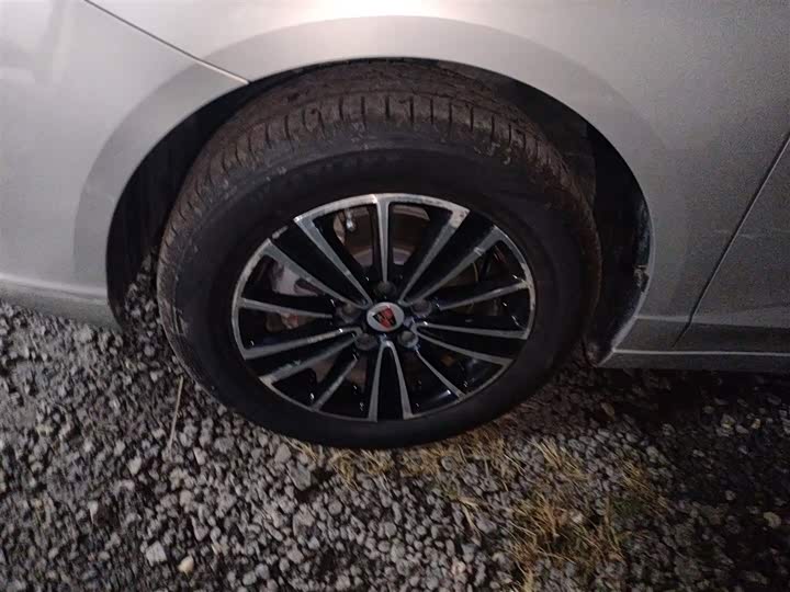 Фото 23 - Roewe Ei5