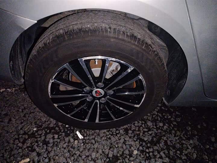 Фото 30 - Roewe Ei5