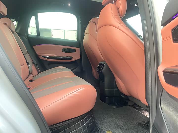 Фото 13 - Nio EC6