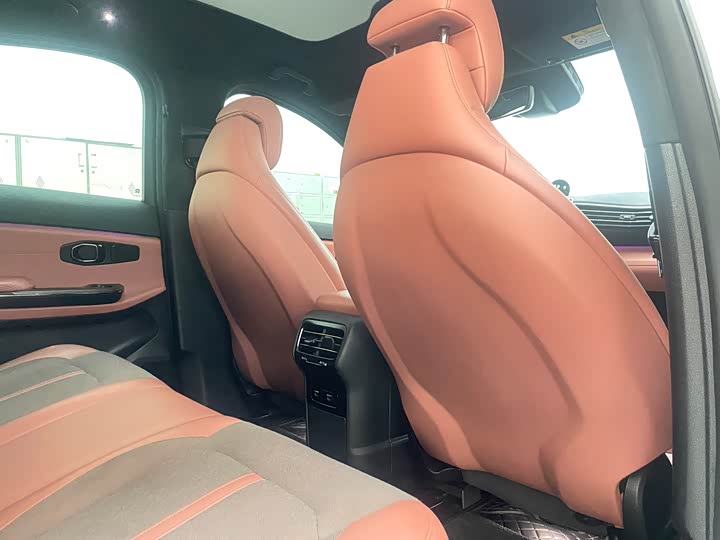 Фото 14 - Nio EC6