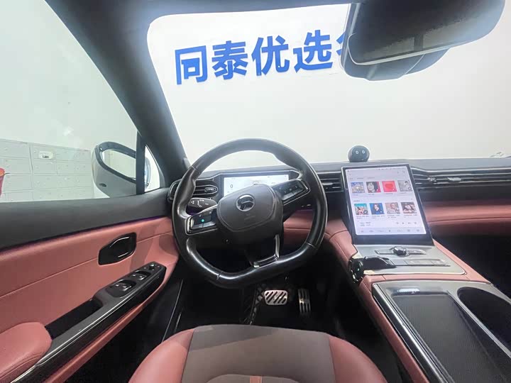 Фото 17 - Nio EC6