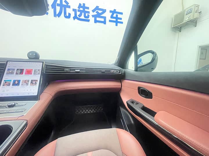 Фото 18 - Nio EC6