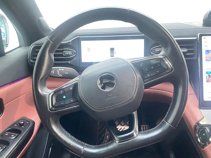 Фото 19 - Nio EC6