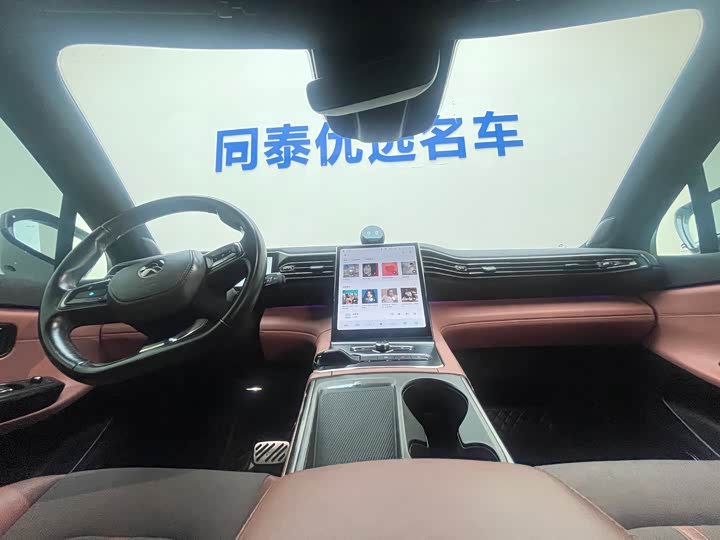 Фото 20 - Nio EC6