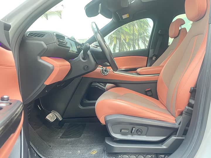 Фото 4 - Nio EC6