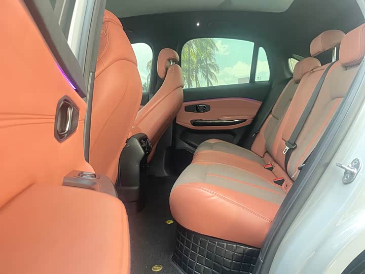 Фото 7 - Nio EC6