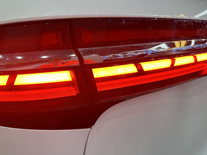 Фото 12 - Bestune M9