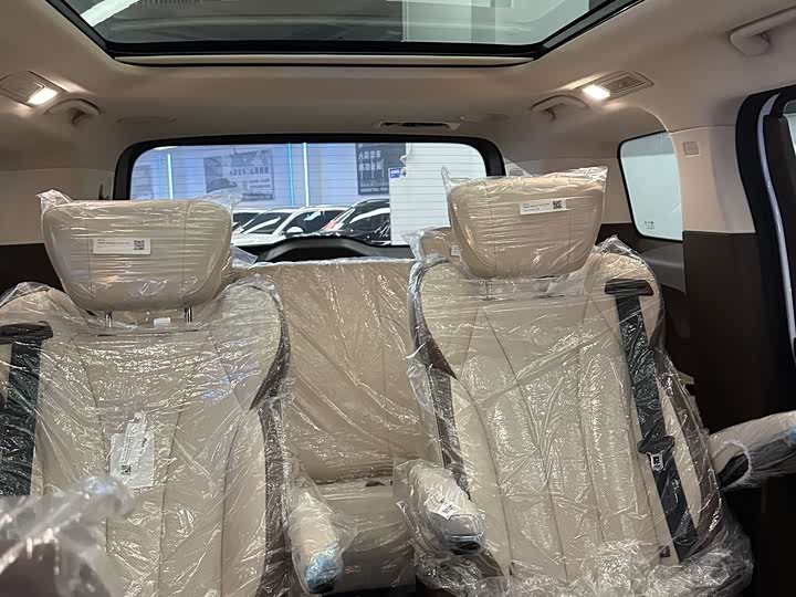 Фото 18 - Bestune M9