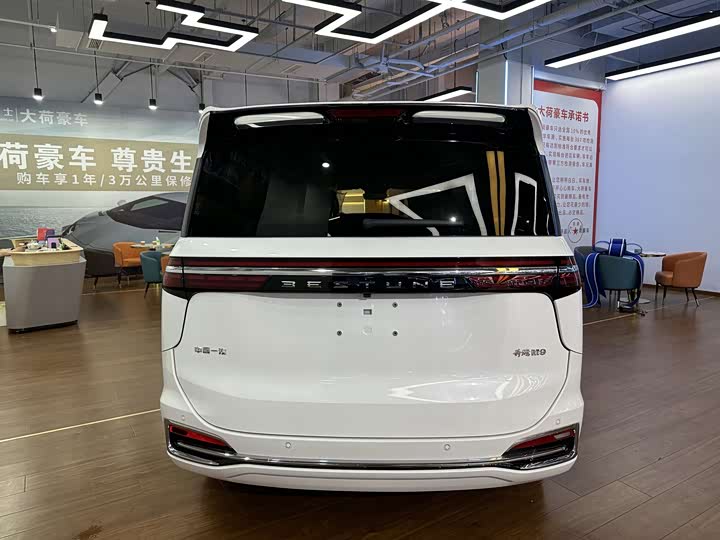 Фото 5 - Bestune M9