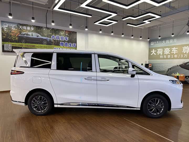 Фото 6 - Bestune M9