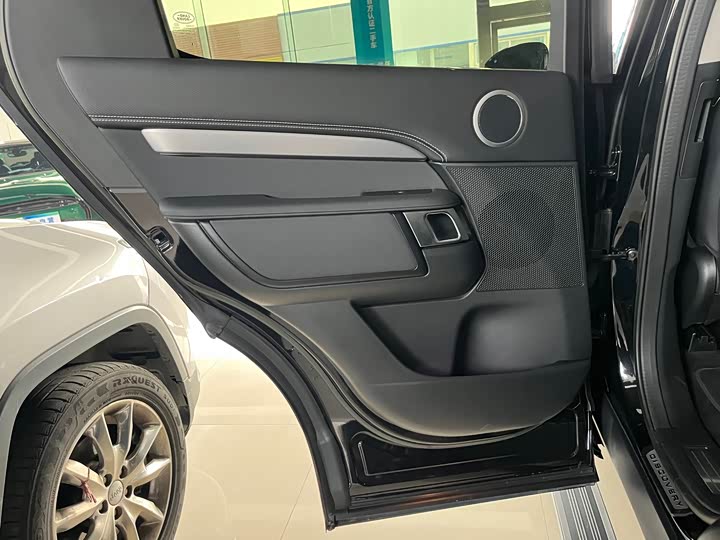 Фото 16 - Land Rover Discovery