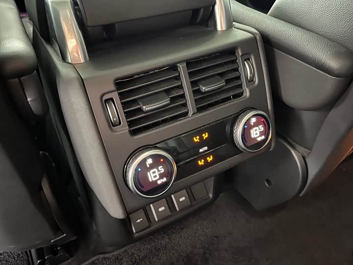 Фото 18 - Land Rover Discovery