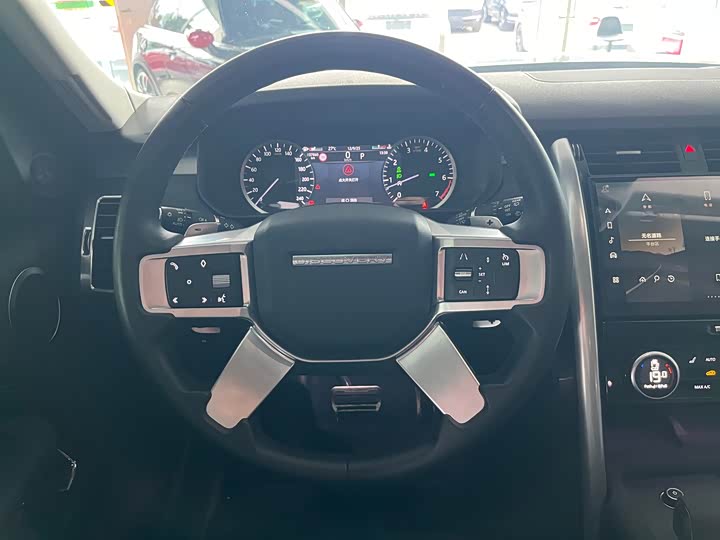 Фото 20 - Land Rover Discovery