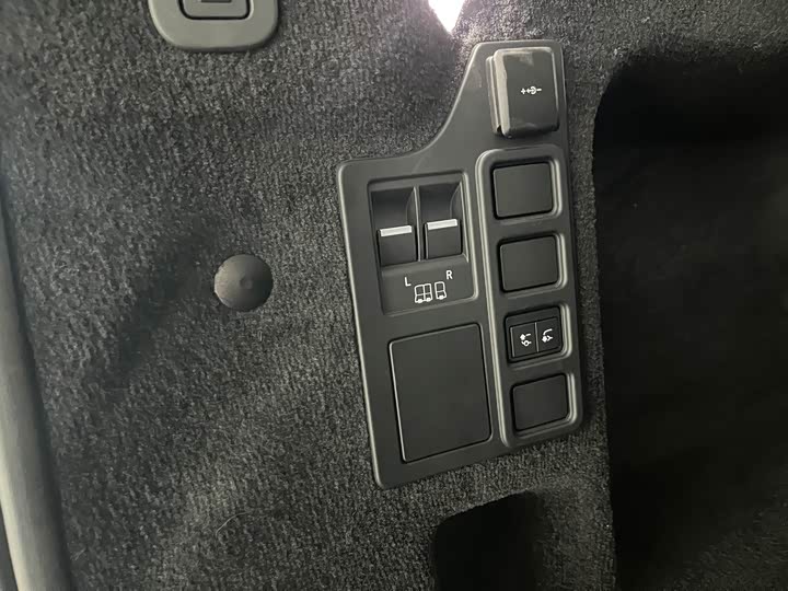 Фото 33 - Land Rover Discovery