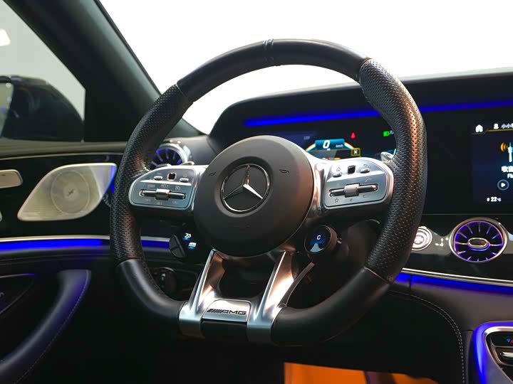 Фото 11 - Mercedes-Benz AMG GT