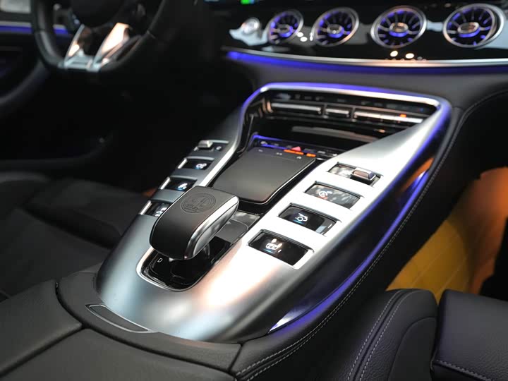 Фото 13 - Mercedes-Benz AMG GT