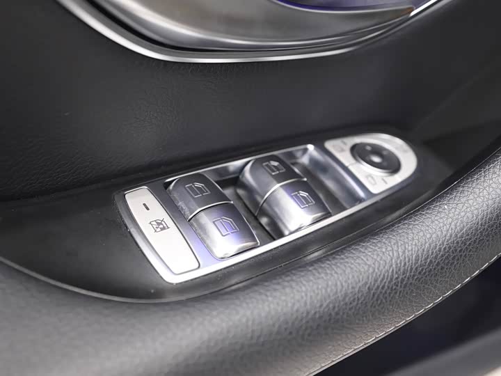 Фото 16 - Mercedes-Benz AMG GT