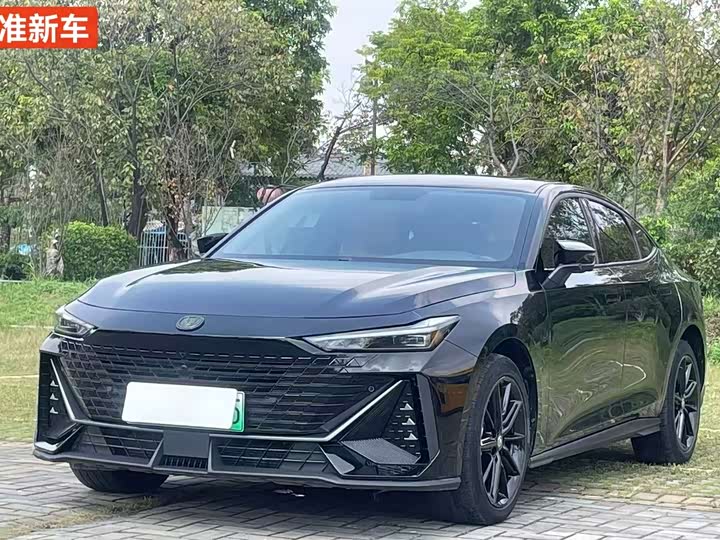 Фото 1 - Changan UNI-V Hybrid